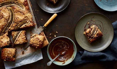 Rahasia Bikin Vegan Peanut Butter Banana Bread Blondies yang Lembut dan Lumer di Mulut